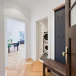 Erstklassiges Ferienapartment Citynah Mit 1 Schlafzimmer - Wifi, Tv, Kuechenzeile, Waschmaschine&trockner Appartement Leipzig