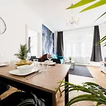 Appartement Erstklassiges Ferienapartment Citynah Mit 1 Schlafzimmer - Wifi, Tv, Kuechenzeile, Waschmaschine&trockner