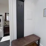 Erstklassiges Ferienapartment Citynah Mit 1 Schlafzimmer - Wifi, Tv, Kuechenzeile, Waschmaschine&trockner Leipzig