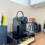 Erstklassiges Ferienapartment Citynah Mit 1 Schlafzimmer - Wifi, Tv, Kuechenzeile, Waschmaschine&trockner * Leipzig