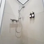 Erstklassiges Ferienapartment Citynah Mit 1 Schlafzimmer - Wifi, Tv, Kuechenzeile, Waschmaschine&trockner * Leipzig