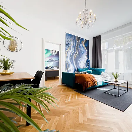 Erstklassiges Ferienapartment Citynah Mit 1 Schlafzimmer - Wifi, Tv, Kuechenzeile, Waschmaschine&trockner