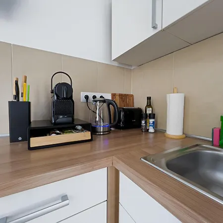 Erstklassiges Ferienapartment Citynah Mit 1 Schlafzimmer - Wifi, Tv, Kuechenzeile, Waschmaschine&trockner Apartment Leipzig