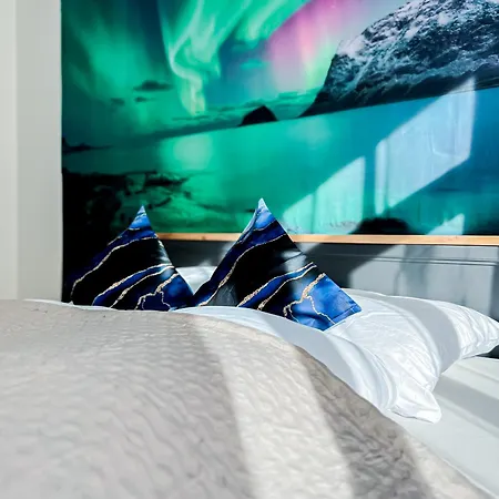 Apartment Erstklassiges Ferienapartment Citynah Mit 1 Schlafzimmer - Wifi, Tv, Kuechenzeile, Waschmaschine&trockner *