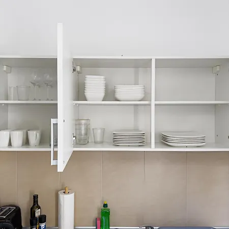 Apartment Erstklassiges Ferienapartment Citynah Mit 1 Schlafzimmer - Wifi, Tv, Kuechenzeile, Waschmaschine&trockner *